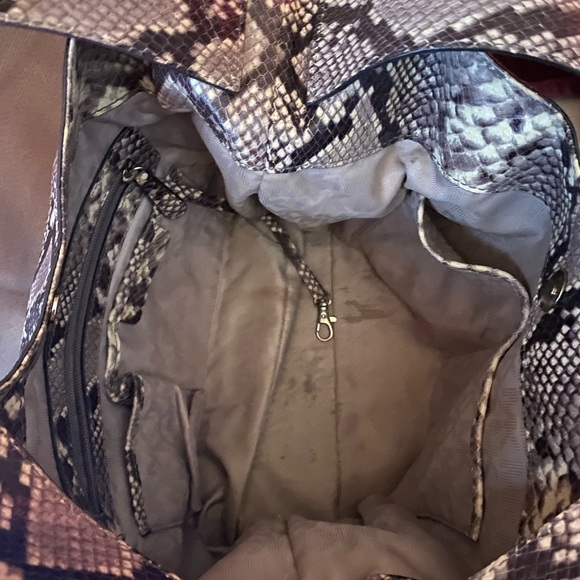 Michael Kors SnakeSkin satchel. - Picture 3 of 6